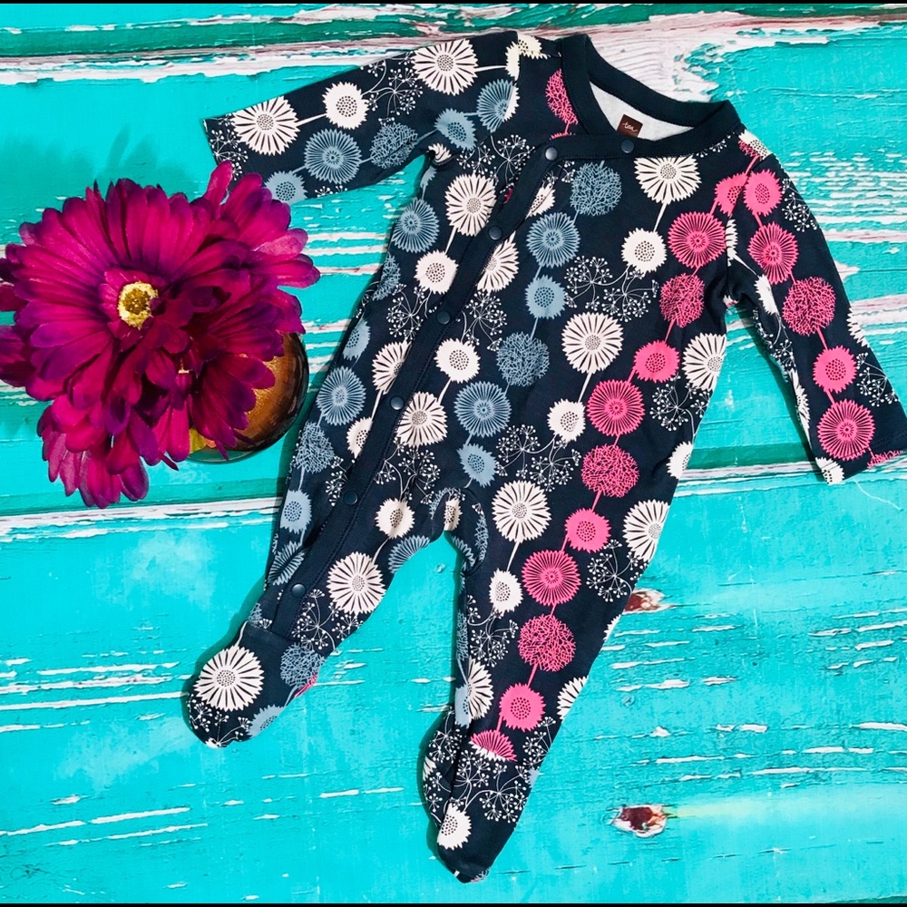🌺 TEA 🌺 Blue snap button Footsie pajamas pjs